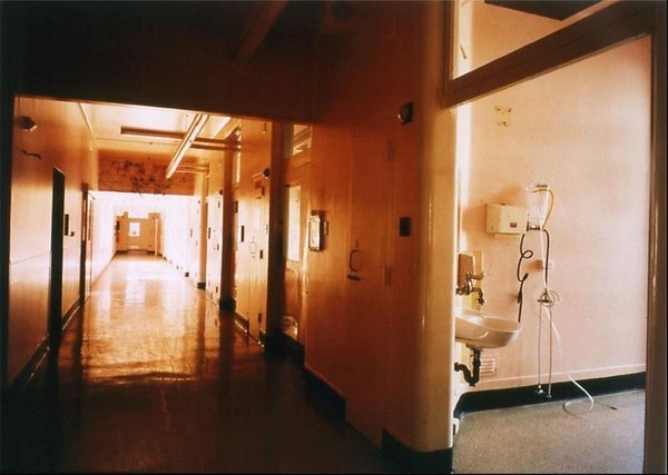 Fairfield Hospital. Aids Ward